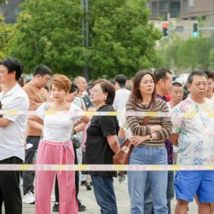 2025年高考贵安新区考点现场：暖心护考 陪伴前行