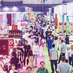 “周末去逛展”成了新区新潮流