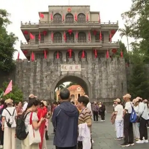 凭祥跨境旅游持续升温