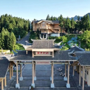 四川兴文：高山苗乡“避暑经济”热，特色旅游铺就致富路丨“石榴花开”四川行⑧