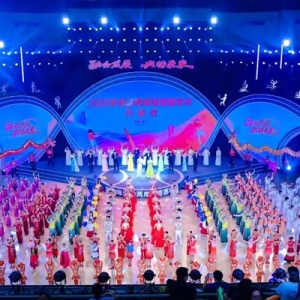 “融合发展 共铸未来” 2025年海峡两岸体育嘉年华开幕式在厦门举行