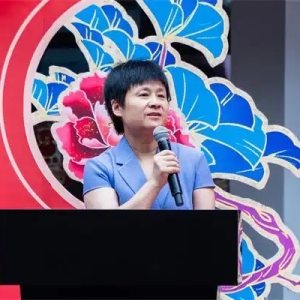 四对银发夫妻的“毕业婚礼”惊艳全城