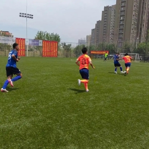24支“草根”劲旅角逐“社区杯” 第五届“中诚祥杯”青岛市社区足球锦标赛激情开赛