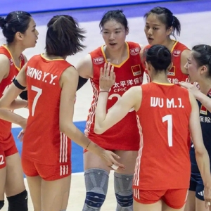 中国女排刮起青春风暴，16岁小将张籽萱闪耀世联赛