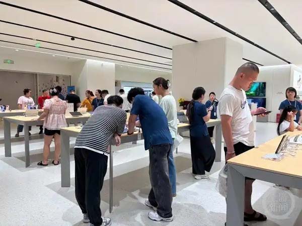 “考后经济”显现：旅行、数码、健身成重庆毕业生“暑期三大件”