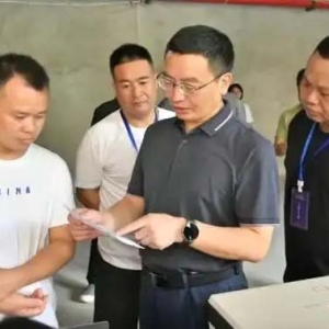 江文高实地督导灵湖安置小区安置房分房工作