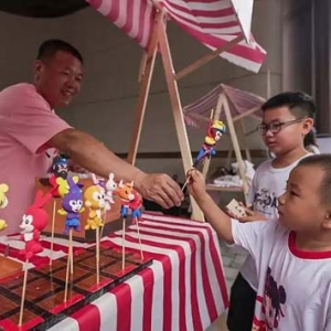 雄安新区：非遗市集童趣浓