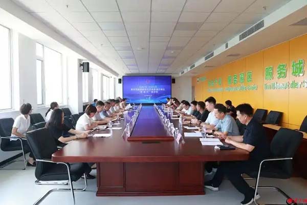 青岛西海岸新区红石崖街道举办企业家“红石汇智 匠造未来”座谈会暨街道新联会“凝聚新力量·筑梦新时代”主题活动