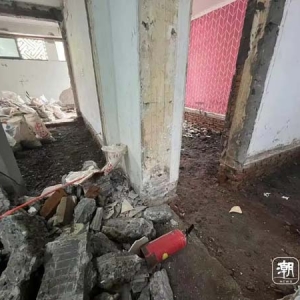 一楼邻居装修竟然要挖地敲墙：投诉了一个多月，为什么还在施工？