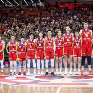 中国女篮大胜韩国，获得亚洲杯季军，宫鲁鸣给女篮小考打及格分
