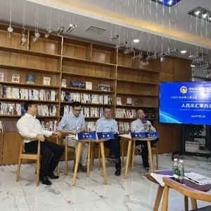 餐饮消费有所下滑，房地产市场再度转弱，下半年如何扩大内需