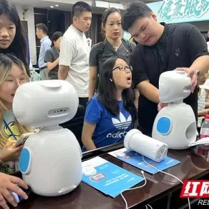 中医文化服务进机关 共建健康新风尚
