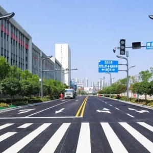 西咸新区青创路正式通车
