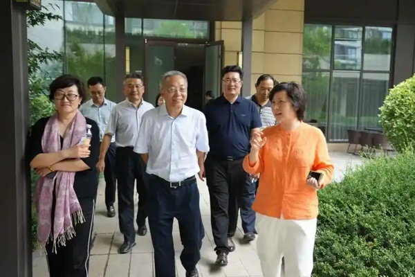 中国房地产业协会到日照调研旅居康养工作