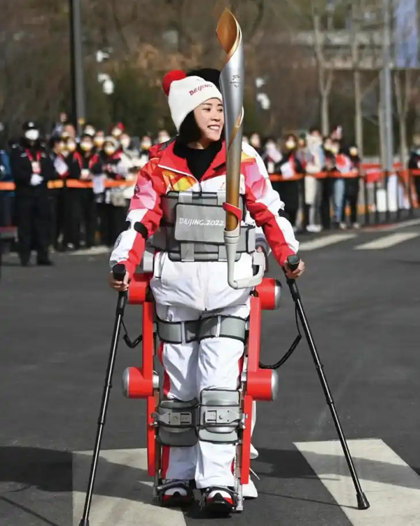 外骨骼机器人从百万天价飞入寻常百姓家