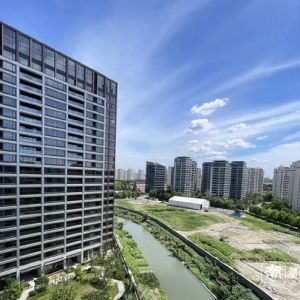 馥源庭二手房成交价超越和品，却比挂牌价少了2万元/㎡！