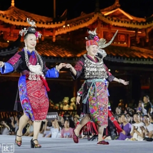 从深山T台到国际舞台，贵州“村T”焕发苗绣时尚新活力