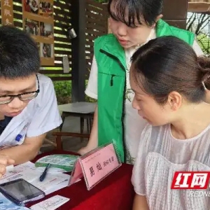 医疗机构公益行 家门口的健康“加油站”