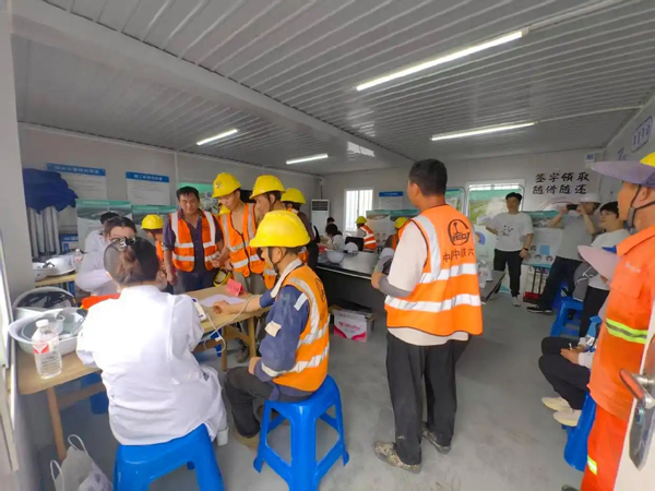 心系建设者 健康进工地