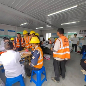 心系建设者 健康进工地