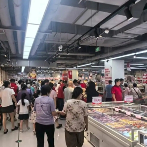 京东涿州首店开业 美团阿里加速布局 零售巨头角逐硬折扣超市