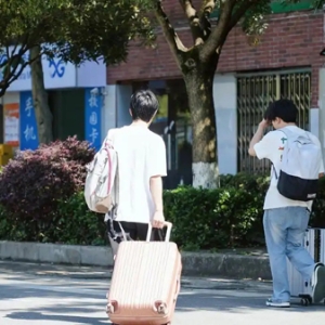 贵安新区花溪大学城进入“开学模式”