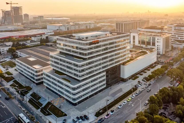 多家企业研发制造中心入驻，金桥“智造城”建设持续推进