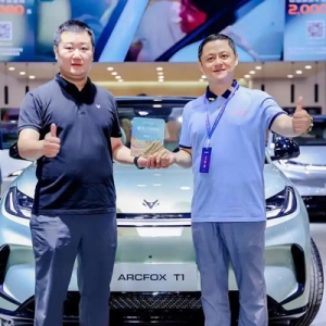 2025齐鲁秋季车展最佳上市新车：极狐T1