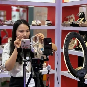 摩登中国时尚展传递中国皮革强音