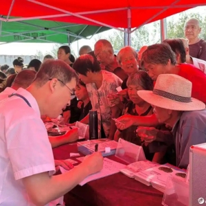 乡音送暖健康归乡，聊城市妇幼保健院“健康集市”开到乡亲家门口