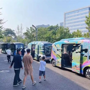 探馆自动驾驶创新中心 市民体验智慧未来出行
