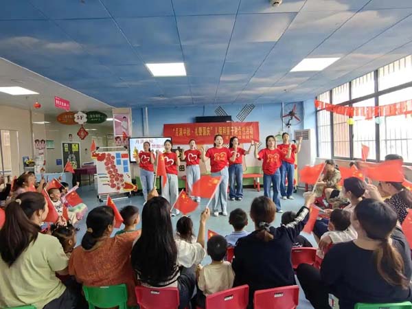 道县妇幼保健院儿保科成功举办“月满中秋·礼赞国庆”主题活动