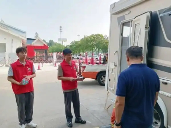 志愿者日记：我在高速服务区守护新能源车主的“充电”路