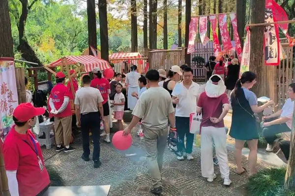 猜谜、漆扇、糖画……醉白池“中秋游园会”激活传统文化，传递中秋祝福