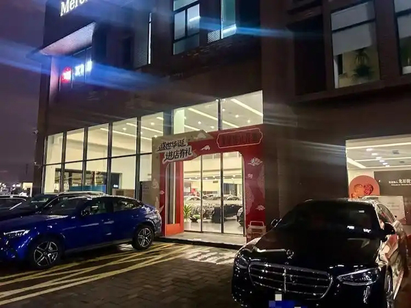实探国庆新能源车市：多款车下定要等数月，消费者抢搭“免税末班车”