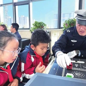 兰州新区：文明交通 礼行天下