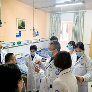 四川广元：优质医疗“零距离” 巡回服务暖民心