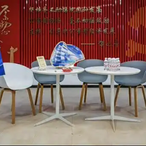 “破局・新生” 郑州 AI 短剧生态会在二七区成功举办