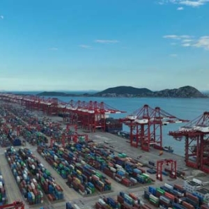 再创历史新高，上海港集装箱吞吐量连续16年位居世界第一