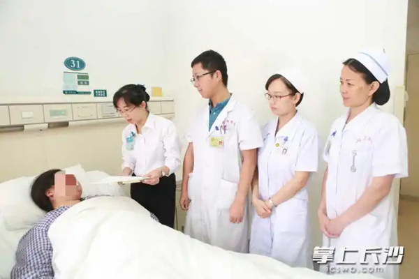 线上问诊不跑腿，守护健康全周期