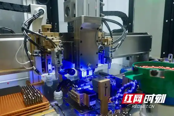 益”马争先丨益阳高新区新材料产业劲势生长 “两主一特”向新而行