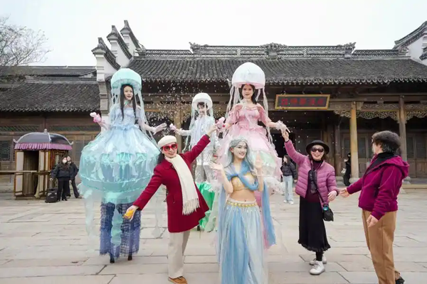 首届濮院高定时尚周举行