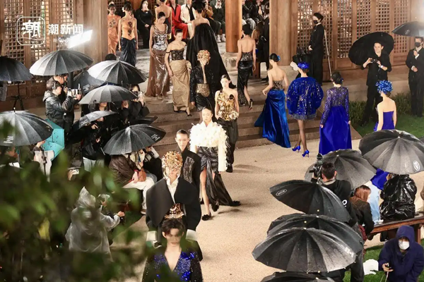 2026首届濮院高定时尚周启幕
