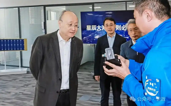 尹力走进企业、科研院所调研，要求强化协同创新和产业协作，助力雄安新区高质量建设和发展迈上新台阶